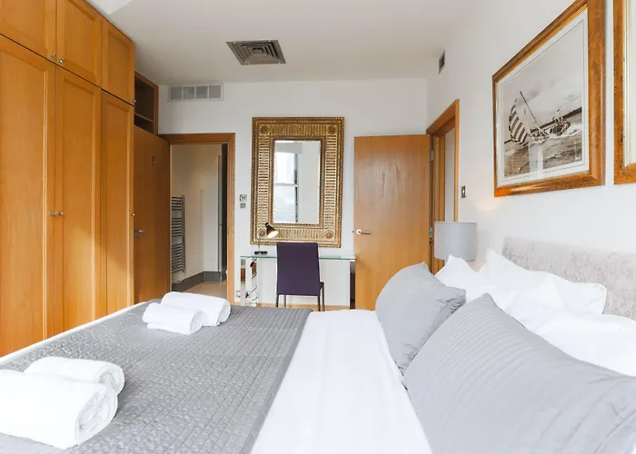 Monument By Excel Apartments London